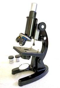 Microscope biologique monoculaire avec caméra 1080P, oculaire 10x, objectif 40x 100x, mise au point manuelle, métal, pour laboratoire et enseignement - Product Image 4