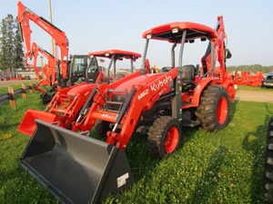 รถตักล้อยาง Kubota M62 เครื่องยนต์ดีเซล 75 กิโลวัตต์ ขับเคลื่อน 2 ล้อ กำลังขุดสูง สำหรับงานก่อสร้าง ขายส่ง - Product Image 3