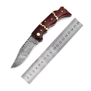 Cuchillo plegable para acampar de Damasco hecho a medida, cuchillo de bolsillo multifuncional portátil de Damasco con mango personalizado disponible - Product Image 1