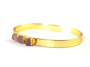 Brazalete de Cuarzo Rosa Genuino, Brazalete Chapado en Oro de 18k, Brazalete de Piedra Natal de Enero - Product Image 2