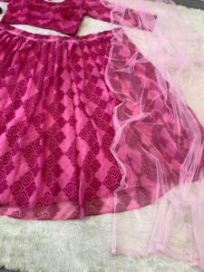 Lehenga ล่าสุดที่สวยงามพร้อมพิมพ์ลายดอกไม้ที่สวยงาม - Product Image 6