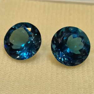 Topacio Azul Natural, Corte Brillante Redondo de 13.96mm, Gemas Sueltas, Par Combinado para Pendientes o Diseño de Joyería - Product Image 2
