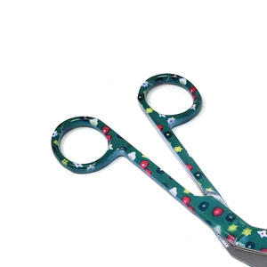 กรรไกรผ่าตัดเกรดพรีเมียม ดีไซน์ใหม่ ปี 2026 ขนาด 5.5 นิ้ว ชุดเครื่องมือแพทย์แบบใช้มือ - Product Image 4