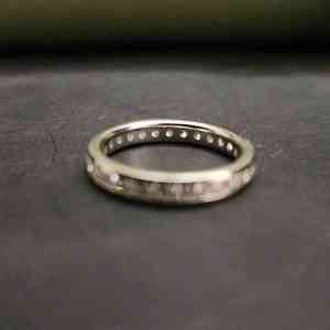 แหวนเงินแท้ 925 ประดับเพชร ดีไซน์ลายเอกลักษณ์ สำหรับทุกเพศ ทันสมัย ได้รับการรับรองจาก IGI เหมาะสำหรับทุกโอกาส - Product Image 4