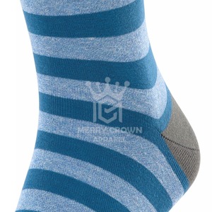 Chaussettes de sport décontractées pour hommes en extérieur, confortables, rayées, en spandex/polyester, antidérapantes, antibactériennes, à séchage rapide, écologiques. - Product Image 6