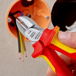 Cisaille latérale KNIPEX 160 mm avec œillet de fixation, poignée multi-composants VDE pour couteau utilitaire - Product Image 4