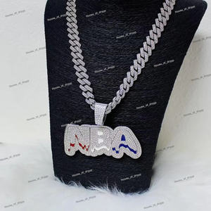 Collar Hip Hop con Colgante Personalizado con Nombre en Plata con Incrustaciones de Diamantes Moissanite y Cadena Cubana para Hombre y Mujer - Product Image 3