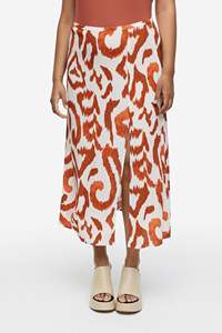 Jupe courte personnalisée pour femmes Nouveau design Broderie en coton Style décontracté pour les vacances à la plage Accessoires entièrement en dentelle brodée - Product Image 2