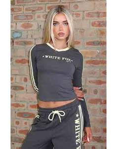 Ensemble de survêtement pour femmes à col en V et capuche, 2 pièces, hiver, uni, brodé, hauts longs, couleurs personnalisées - Product Image 6