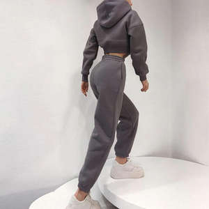 Sweat à capuche brodé d'hiver populaire pour femmes Crop Top et pantalon de survêtement en éponge avec logo à capuche - Product Image 6