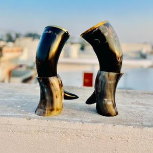 Cuerno para Beber Estilo Vikingo de Cuerno de Búfalo con Soporte de Exhibición - Product Image 1