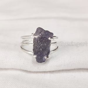 Joyería de piedra en bruto Anillo de mujer Tanzanita natural Piedra preciosa cruda Piedra natal de Diciembre Tres bandas lisas Anillo de plata esterlina 925 - Product Image 1