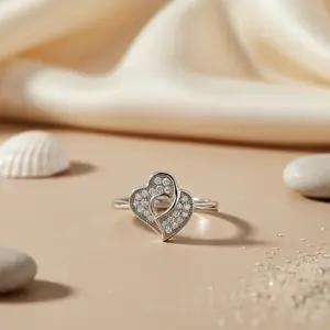 Bague pour femme en argent sterling 925 avec diamant en forme de cœur, cadeau élégant pour la femme moderne - Product Image 1