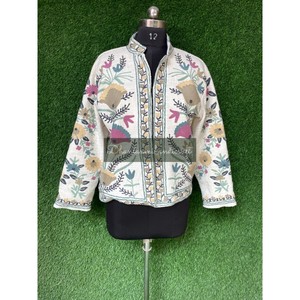 Veste d'Hiver Unisexe en Coton Broderie Florale Tricotée Suzani Motif Floral Textile Indien Manteau Court de Fête - Product Image 4