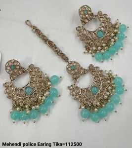 PENDIENTES BOLLYWOOD MEHNDI PULIDO TRADICIONAL Y DE MODA CON PENDIENTES DE PERLAS CONJUNTO DE MANGTIKKA PARA MUJERES Y NIÑAS - Product Image 2