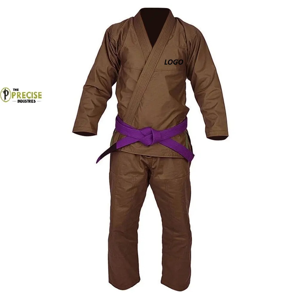 Taekwondo Meister uniformen Uniformen bester Qualität mit individuellem Logo und Design zu günstigen Preisen