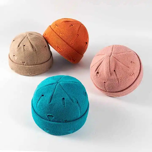 Bonnets en acrylique 100% personnalisés avec logo, nouveaux, confortables, design jacquard coloré, style streetwear, bonnets d'hiver. - Product Image 4