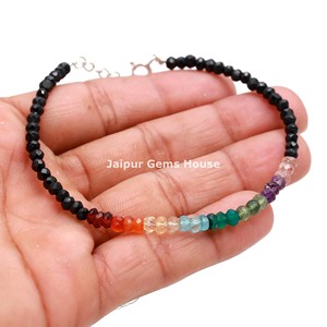 Vente chaude 4-5mm Naturel Arc-En-Cristal Noir Spinelle Facettes Rondelle Forme Perles pour la Fabrication de Bijoux Bracelet Cadeau pour les Femmes - Product Image 1