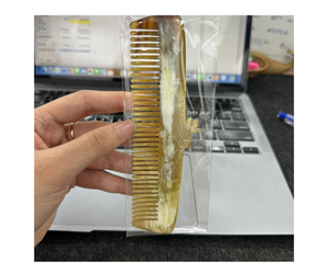 Peine de cuerno de Búfalo en acabado pulido, artículos de arte de cuerno, peine de dientes finos, peine de pelo antiestático para mujeres profesionales - Product Image 1