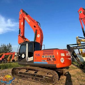 Excavatrice Hitachi ZX200 d'occasion de qualité supérieure à vendre, modèle mini avec moteur Cummins, composants essentiels inclus - Product Image 1