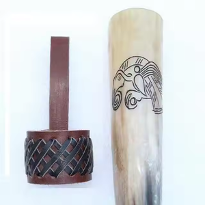 Corne à boire Viking polie au design unique Décoration de la maison de style animal Vaisselle par l'artisanat du croissant - Product Image 2