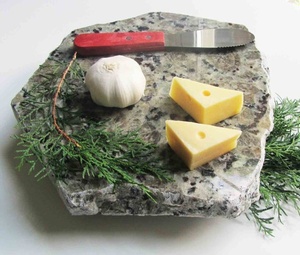 Planche à découper en marbre moderne pour la préparation quotidienne des aliments et un espace de cuisson élégant - Product Image 5