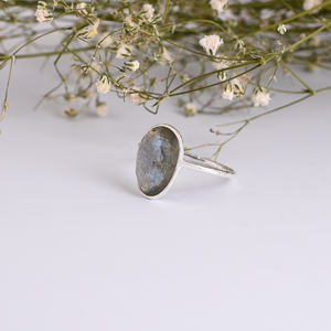 แหวนพลอยลาบราดอไรต์ชุบโรเดียมเงินแท้925แฮนด์เมดเครื่องประดับดีไซเนอร์ไม่เหมือนใครสำหรับงานแต่งงานและงานเลี้ยงของผู้หญิง - Product Image 5