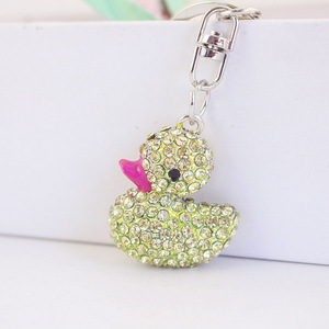 Llavero de <span class=keywords><strong>patito</strong></span> con diamantes de imitación, colgante de aleación para bolso con mosquetón giratorio para identificador de pañalera - Product Image 2