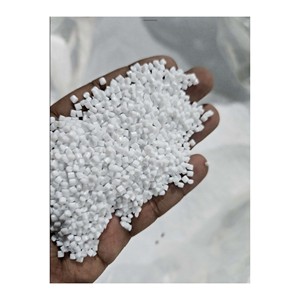 Flocons de plastique PET recyclé propres et traités, adaptés à la fabrication industrielle et à la réutilisation - Product Image 2