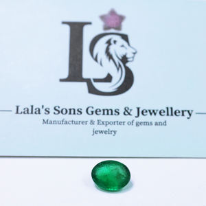 Émeraude zambienne de haute qualité 100% naturelle, forme ovale, 3,08 carats, couleur vert moyen, pierre de naissance de mai, pour la fabrication de bagues et de pendentifs - Product Image 4