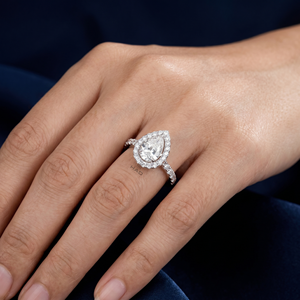 Anillo de compromiso con halo de diamantes cultivados en laboratorio, anillo de novia solitario de oro blanco, anillo de promesa con diamante talla pera, joyería fina elegante - Product Image 1