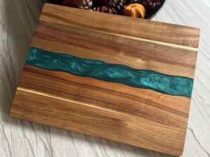 เขียงไม้เรซิ่นใช้งานได้ยาวนาน ผลิตจากไม้กระถินเทศและไม้มะม่วง ออกแบบมาเพื่อการทำอาหารอย่างมีประสิทธิภาพ - Product Image 3