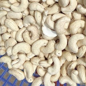 Usine de confiance Vietnam Noix de cajou brutes Noix de cajou W180 Prix Noyau de noix de cajou Ww320 Ww240 Emballage personnalisé - Product Image 1