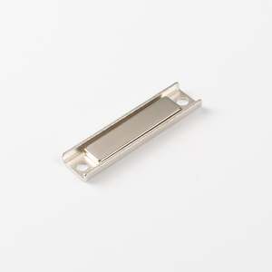 Striscia piatta con magneti in neodimio 60x15x5mm in profilo a U lungo - Product Image 1
