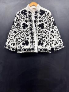 Veste courte bohème à col montant, en coton velours fait main en Inde, avec motif floral brodé Suzani, écologique et finie - Product Image 2