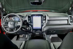 2025 R A M 1500 Big Horn Crew Cab 4WD Caja de cambios automática Cámara trasera Motor inteligente 8L Portaequipajes de aleación de aluminio - Product Image 2