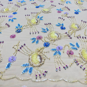 Tissu de mariage en dentelle brodée élégante et luxueuse, tissu en filet non tissé respirant avec des paillettes perlées, idéal pour les filles de mariage - Product Image 1