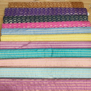 Tela de satén de brocado hecha a medida Tejidos dorados con patrones ricos en variedad de colores Ilumine su estilo - Product Image 1