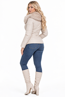 Manteau matelassé pour femme avec col en fausse fourrure, ceinture et rembourrage en duvet, idéal pour les voyages décontractés