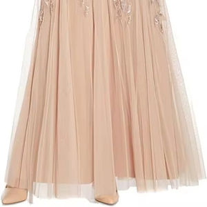 Robe de cocktail en tulle à volants, style signature, col rond, manches douces, devant à volants, écologique, brodée à la main avec des perles et des paillettes - Product Image 1