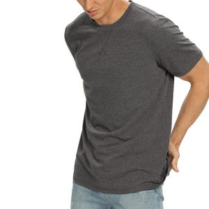 Camiseta de hombre hecha a mano para un ajuste moderno con dobladillo y tela elástica suave, mientras que la camiseta para hombre garantiza una comodidad informal para el uso diario - Product Image 5
