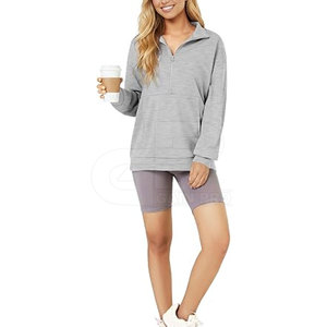 Sudadera personalizada para mujer con cierre de cremallera de un cuarto y diseño contemporáneo de cuello alto para marcas y colecciones minoristas - Product Image 4