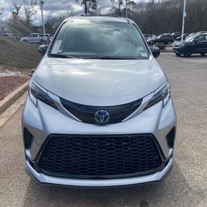 Toyota Sienna XSE 2024 de 7 Pasajeros en EXCELENTE ESTADO - Product Image 1