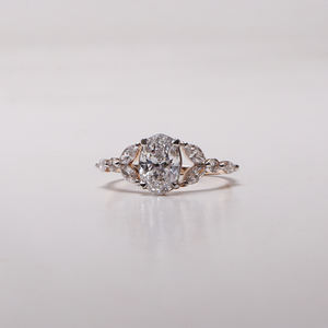 Anillo de compromiso de diamante de corte ovalado con certificación IGI, anillo de regalo de moda de lujo de Plata de Ley 925 para mujer - Product Image 1