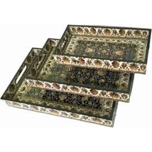 Anpassbare hölzerne Serviert abletts mit personal isierten Monogramm ierungs optionen für besondere Anlässe - Product Image 3