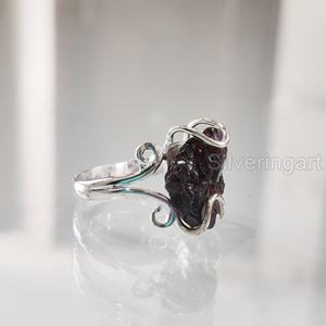 Joyería de piedra en bruto, anillo para mujer, granate Natural, piedra preciosa en bruto, piedra natal de enero, anillo de alambre Hippie, joyería, anillo de Plata de Ley 925 - Product Image 1