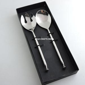 Top Seller Designer Laiton & Acier Inoxydable Ensemble de Serveurs à Salade en Métal pour Servir Cuillère à Salade et Fourchette par Ambience Lifestyle - Product Image 6