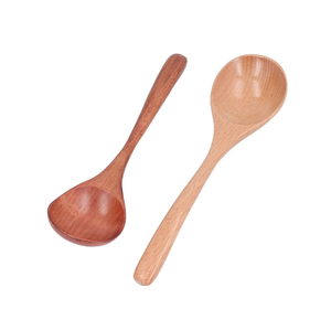 Style Cuillères à nouilles en bois louche Logo Design en bois courbé Cuillère à soupe Louches en bois 2 utilisation pour la soupe en vente produit - Product Image 3