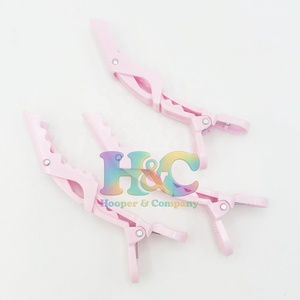 Pinces à cheveux professionnelles roses en plastique pour extensions, clips crocodile à forte tenue, durables, design à double charnière, couleur et logo personnalisables - Product Image 1