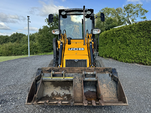 Retroexcavadora JCB 1CXT de alto flujo, lista para EPA/CE, a precio económico con accesorios para construcción - Product Image 1